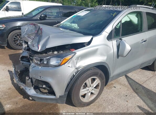 KL7CJLSB4JB579605 2018 CHEVROLET TRAX Silver Սարքավորումների վահանակի տեսք