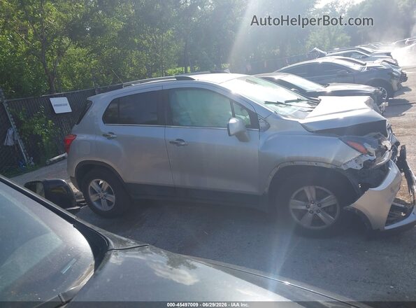 KL7CJLSB4JB579605 2018 CHEVROLET TRAX Silver Սալոնի 360 աստիճան տեսք