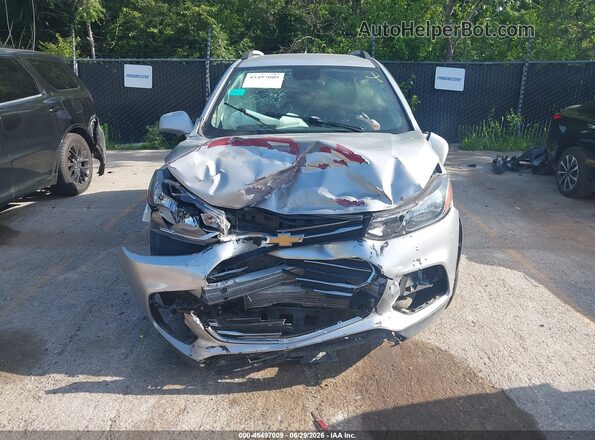 KL7CJLSB4JB579605 2018 CHEVROLET TRAX Silver Սալոնի հետևի տեսք