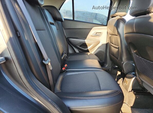KL7CJLSB4JB632190 2018 CHEVROLET TRAX Gray Rear interior view