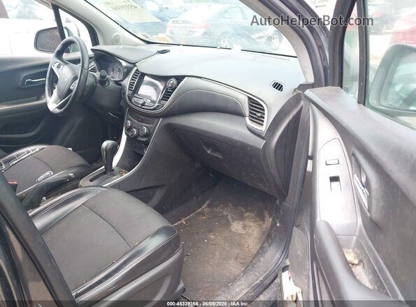 KL7CJLSB5JB683603 2018 CHEVROLET TRAX Серый Вид салона спереди