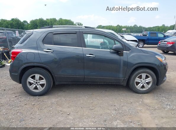 KL7CJLSB5JB683603 2018 CHEVROLET TRAX Серый Вид задней части салона