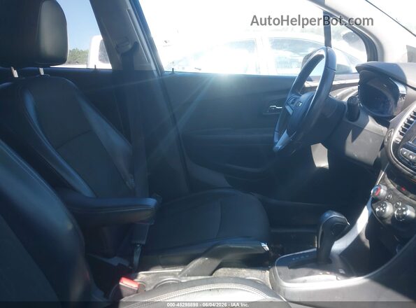 KL7CJLSB5KB801859 2019 CHEVROLET TRAX Silver Widok wnętrza z przodu