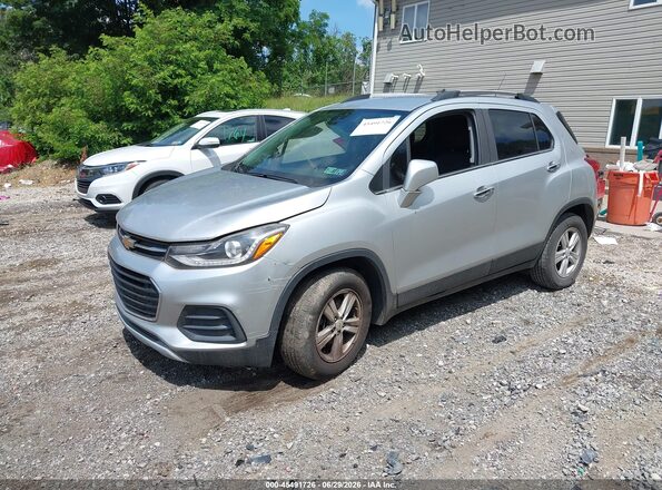 KL7CJLSB6HB197506 2017 CHEVROLET TRAX Silver Vista tres cuartos delantera izquierda