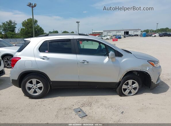 KL7CJLSB6JB586541 2018 CHEVROLET TRAX Silver უკანა სალონის ხედი