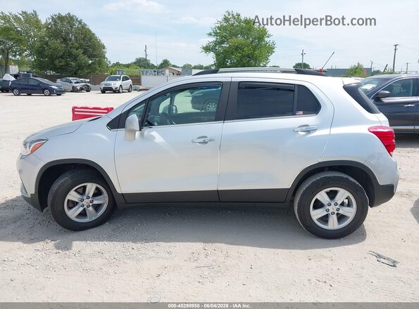 KL7CJLSB6JB586541 2018 CHEVROLET TRAX Silver სალონის 360-გრადუსიანი ხედი