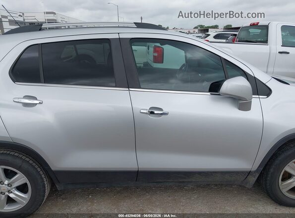KL7CJLSB6JB676868 2018 CHEVROLET TRAX Silver 