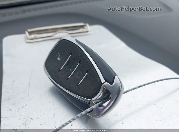 KL7CJLSB7KB756519 2019 CHEVROLET TRAX Silver Vista del salpicadero