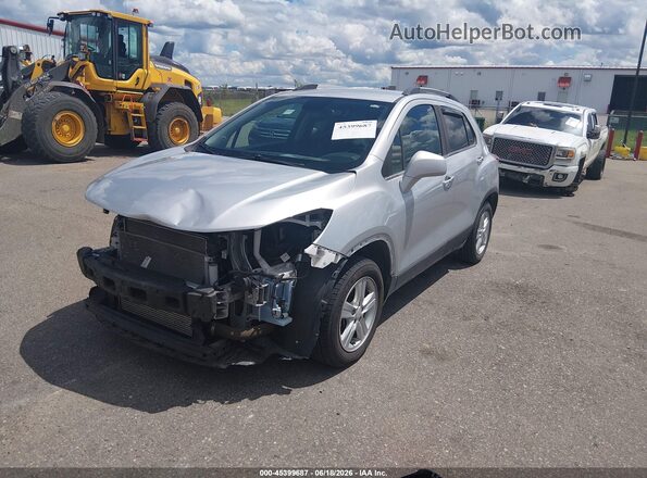 KL7CJLSB7KB917225 2019 CHEVROLET TRAX Silver Vista tres cuartos delantera izquierda