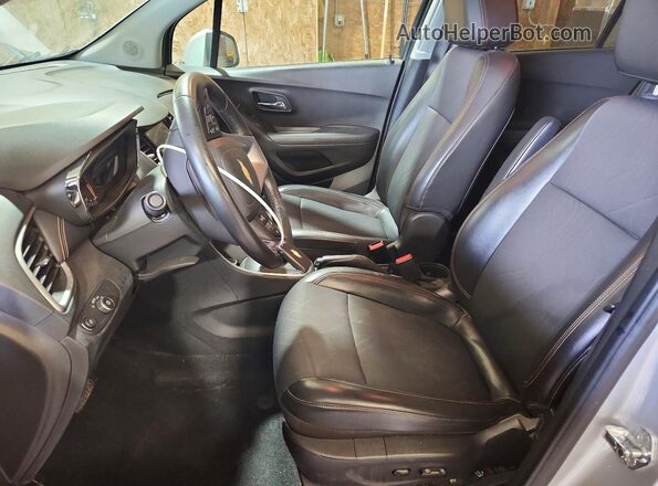 KL7CJLSB8HB224317 2017 CHEVROLET TRAX Silver Front interior view