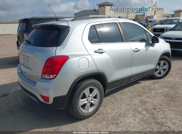 KL7CJLSB8JB638168 2018 CHEVROLET TRAX Silver Trasero derecho