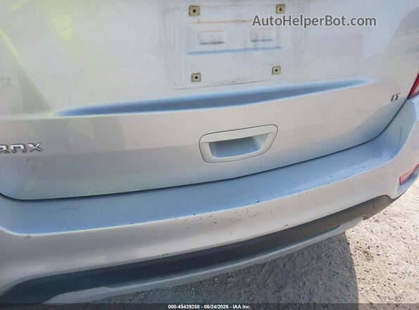 KL7CJLSB8JB638168 2018 CHEVROLET TRAX Silver Vista frontal