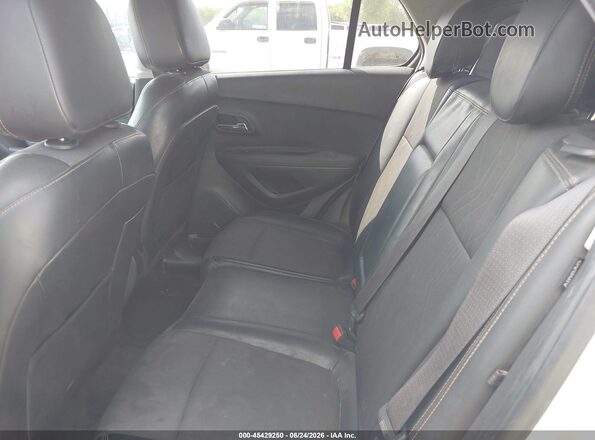 KL7CJLSB8JB638168 2018 CHEVROLET TRAX Silver Vista de la etiqueta del VIN