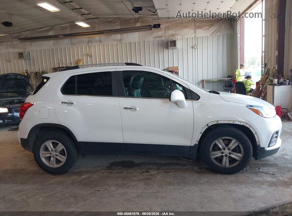 KL7CJLSB8JB705643 2018 CHEVROLET TRAX White Vista interior trasera