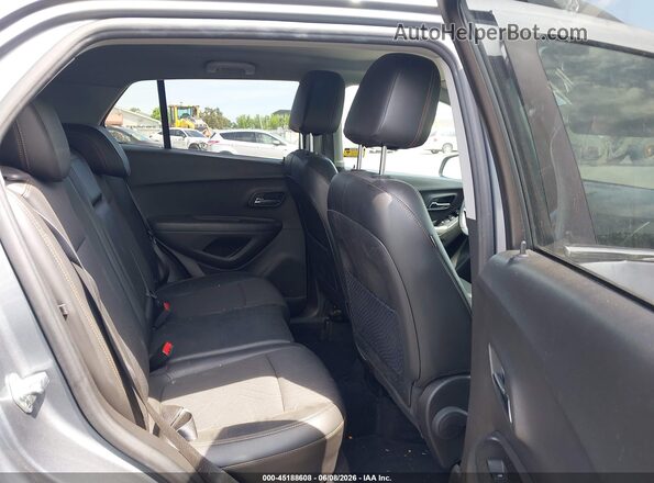 KL7CJLSB8KB864535 2019 CHEVROLET TRAX Silver VIN կոդի պիտակի տեսք