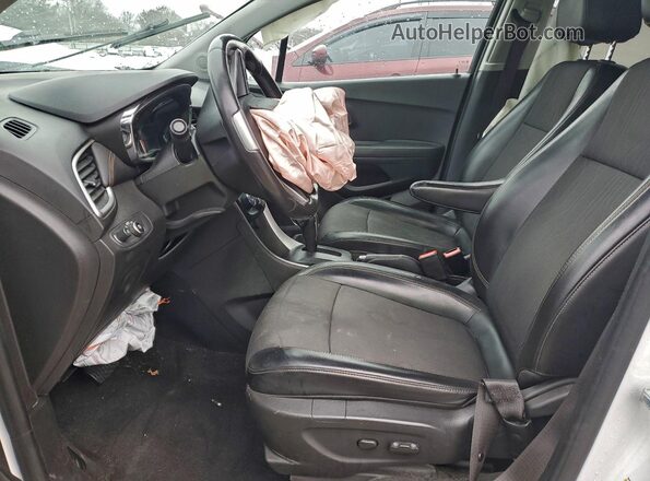 KL7CJLSB9KB820169 2019 CHEVROLET TRAX White Front interior view