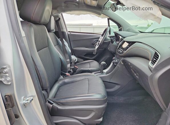 KL7CJLSB9KB850496 2019 CHEVROLET TRAX Silver Front interior view