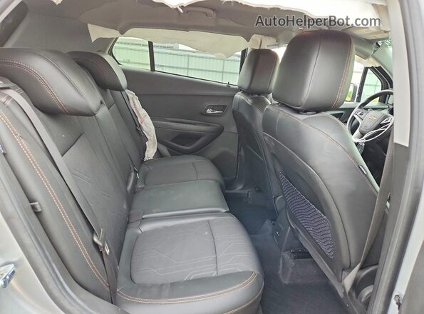 KL7CJLSB9KB850496 2019 CHEVROLET TRAX Silver Rear interior view
