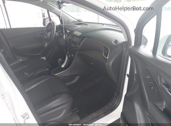 KL7CJLSB9LB057376 2020 CHEVROLET TRAX White Front interior view