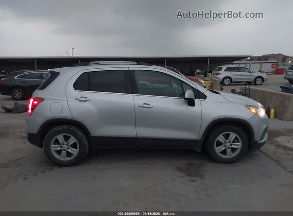 KL7CJLSB9LB324953 2020 CHEVROLET TRAX Silver უკანა სალონის ხედი