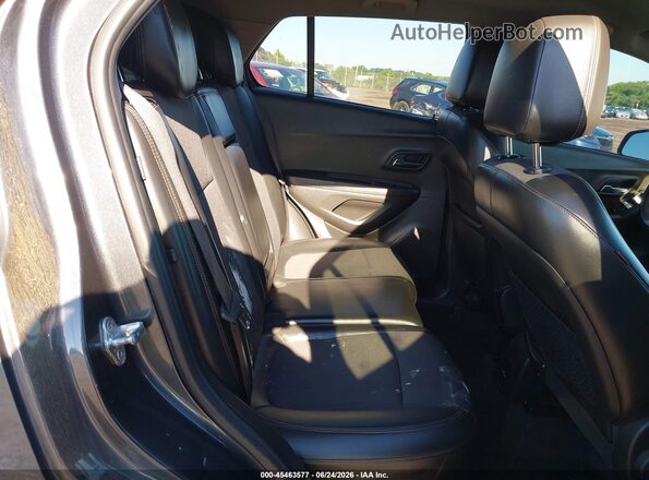 KL7CJLSBXJB565465 2018 CHEVROLET TRAX Gray VIN კოდის სტიკერის ხედი