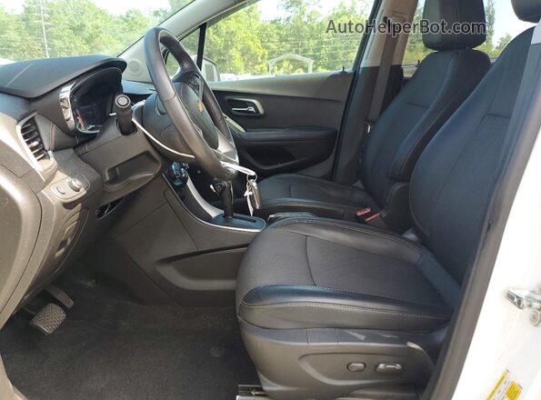 KL7CJLSBXKB955743 2019 CHEVROLET TRAX White Front interior view