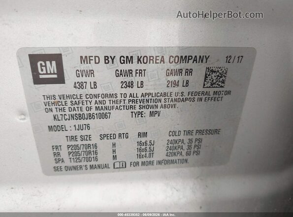 KL7CJNSB0JB610067 2018 CHEVROLET TRAX Серебряный Вид подкапотного пространства