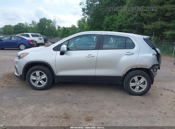 KL7CJNSB0JB610067 2018 CHEVROLET TRAX Серебряный 