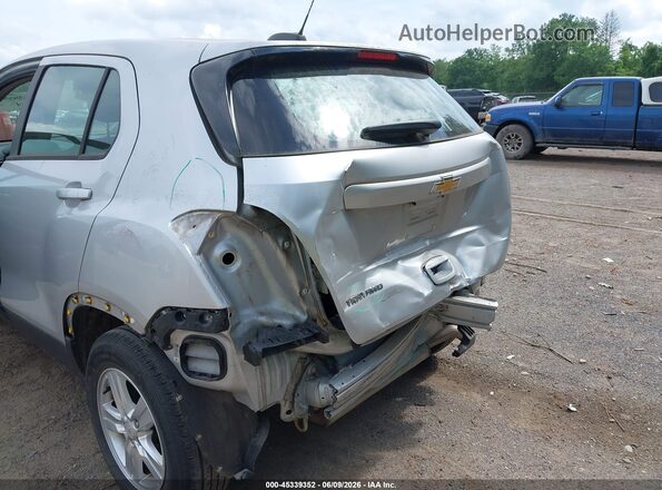 KL7CJNSB0JB610067 2018 CHEVROLET TRAX Серебряный Вид спереди