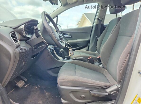 KL7CJNSB1HB212909 2017 CHEVROLET TRAX White Вид салону спереду