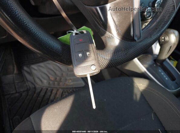 KL7CJNSB1JB579377 2018 CHEVROLET TRAX Silver წინა პანელის ხედი