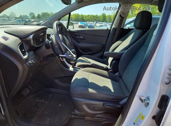 KL7CJNSB3LB315015 2020 CHEVROLET TRAX Белый Вид салона спереди