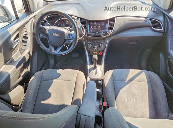 KL7CJNSB3LB315015 2020 CHEVROLET TRAX Белый Вид панели приборов