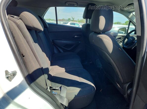 KL7CJNSB3LB315015 2020 CHEVROLET TRAX Белый Вид задней части салона