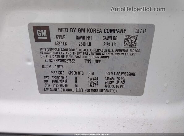 KL7CJNSBXHB237582 2017 CHEVROLET TRAX White Widok komory silnika