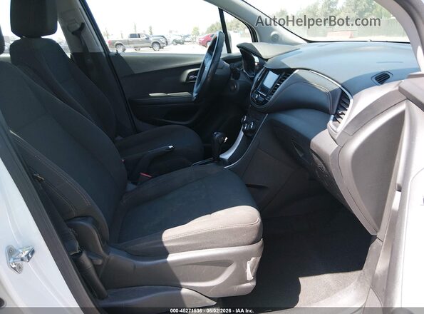 KL7CJNSM2MB368209 2021 CHEVROLET TRAX White Вид салону спереду
