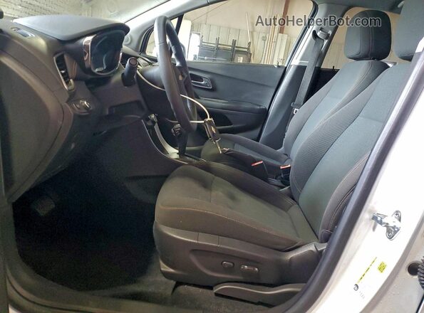KL7CJNSM3MB361611 2021 CHEVROLET TRAX White Vista interior delantera