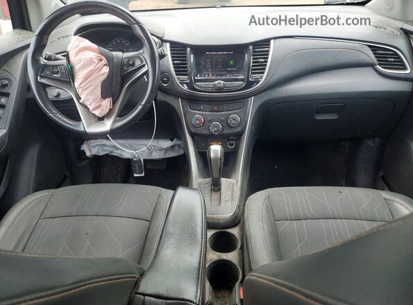 KL7CJPSB0LB085624 2020 CHEVROLET TRAX Black Вид панелі приладів
