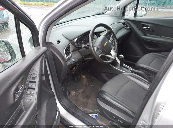 KL7CJPSB1KB887887 2019 CHEVROLET TRAX Silver წინა სალონის ხედი