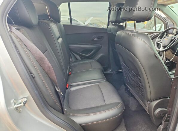 KL7CJPSB2HB197607 2017 CHEVROLET TRAX Silver უკანა სავარძლების ხედი