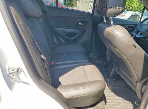 KL7CJPSB2KB868927 2019 CHEVROLET TRAX White Սալոնի հետևի տեսք