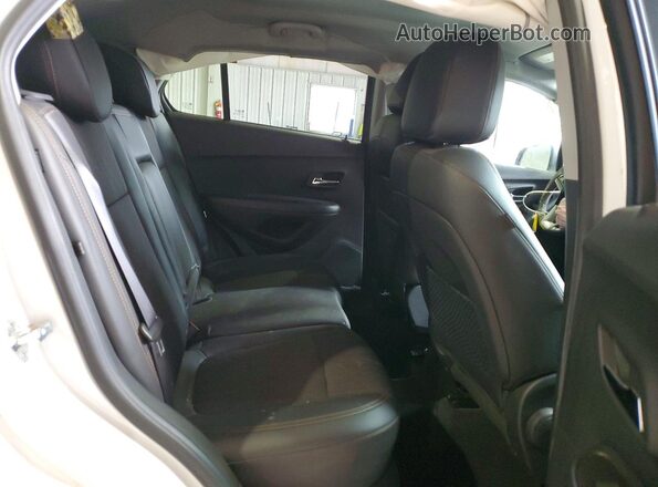 KL7CJPSB2LB313400 2020 CHEVROLET TRAX White Vista interior trasera