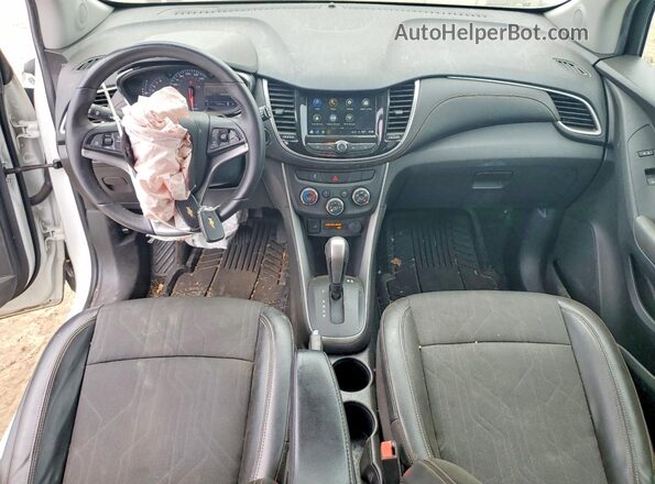 KL7CJPSB4JB596380 2018 CHEVROLET TRAX White Առջևի վահանակի տեսք