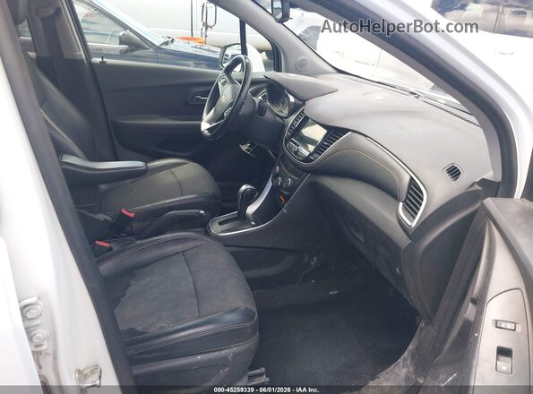 KL7CJPSB4JB669201 2018 CHEVROLET TRAX White Vista interior delantera