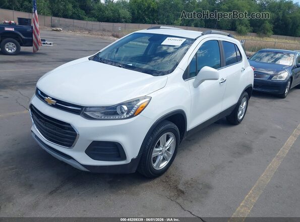 KL7CJPSB4JB669201 2018 CHEVROLET TRAX White Vista tres cuartos delantera izquierda
