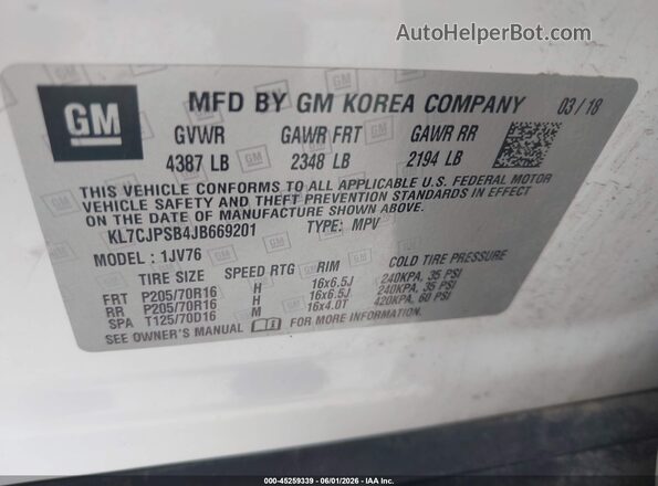 KL7CJPSB4JB669201 2018 CHEVROLET TRAX White Vista del compartimento del motor