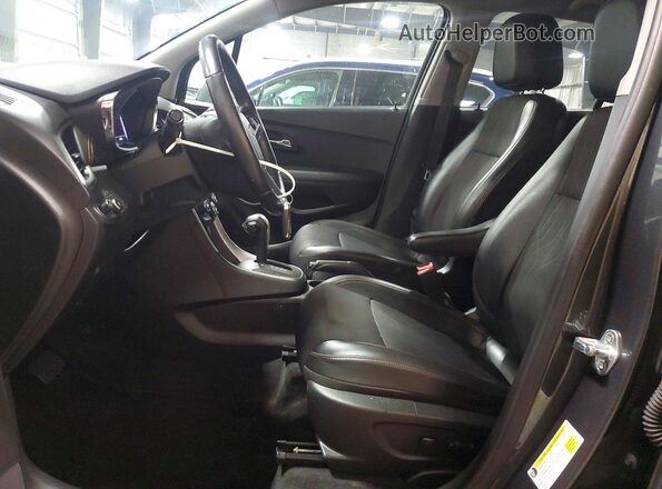 KL7CJPSB4JB672227 2018 CHEVROLET TRAX Gray Vista interior delantera