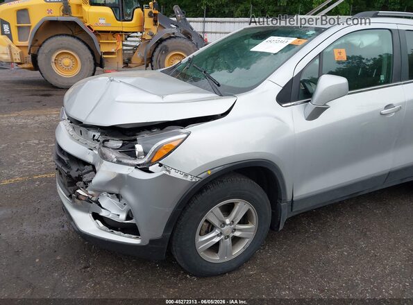KL7CJPSB4LB334331 2020 CHEVROLET TRAX Серебряный Вид спереди