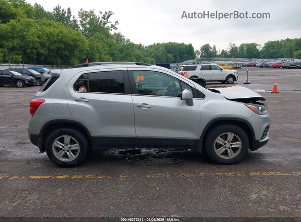 KL7CJPSB4LB334331 2020 CHEVROLET TRAX Серебряный Вид задней части салона
