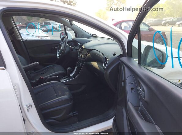 KL7CJPSB5LB004066 2020 CHEVROLET TRAX White Front interior view